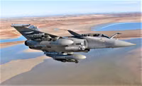 [ẢNH] Tiêm kích Rafale Pháp đâm đứt đường dây điện
