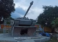 [ẢNH] Báo Nga trầm trồ trước xe tăng T-90 bằng bê tông của Việt Nam khi hoàn thiện