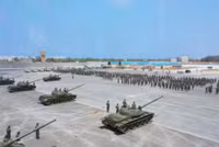 [ẢNH] Nga âm thầm viện trợ hàng trăm tên lửa Scud và 60 xe tăng T-62 cho LNA?