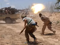 [ẢNH] Khủng bố IS bất ngờ tấn công quân đội Syria gây thương vong lớn