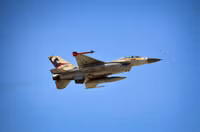 [ẢNH] Israel liên tiếp tấn công mục tiêu Iran gần căn cứ quân sự Nga