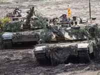 abrams-tank-1-25-23-gettyimages-1426175031-1ea55e52976b2075fcd06295df526f4d94b4a766-9812-2727.jpg