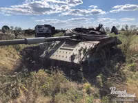 [ẢNH] Khả năng sống sót thấp của xe tăng T-72 trong chiến tranh Karabakh