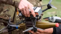 Ukraine sản xuất ồ ạt máy bay không người lái FPV nhưng thiếu phi công