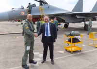 indian-air-force-sukhoi-su-30mki-and-c-17-globemaster-iii-v0-2jkw8j717yaa1-1911-77-7770-3057.jpg