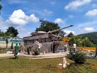 [ẢNH] Báo Nga trầm trồ trước xe tăng T-90 bằng bê tông của Việt Nam khi hoàn thiện