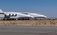 [ẢNH] Máy bay lớn nhất thế giới Stratolaunch đã trở lại bầu trời