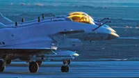 Chuyện gì sẽ xảy ra khi tiêm kích J-10C Trung Quốc đối đầu F-22A Raptor Mỹ?