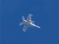 Tiêm kích F/A-18 trở thành 'sát thủ đạn đạo' nhờ tên lửa AIM-174