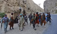 [ẢNH] Quân kháng chiến gặp nguy khi bị Taliban chiếm kho vũ khí quan trọng
