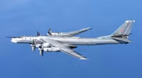 Máy bay ném bom Tu-95 Nga càng cao tuổi... càng đáng sợ