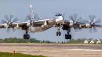 Máy bay ném bom Tu-95 Nga càng cao tuổi... càng đáng sợ