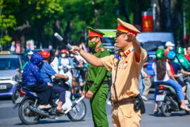 Giữ bình yên trên những tuyến đường về Lăng viếng Bác