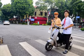 Hà Nội tăng cường kiểm tra giao thông - Học sinh, phụ huynh "không thể đứng ngoài"