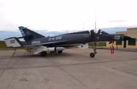 shturmovyk-super-etendard-morskoyi-aviatsiyi-argentyny-z-protykorabelnoyu-raketoyu-am39-exocet-foto-robert-sullivan.jpg