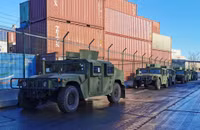 peredani-dlya-suhoputnyh-vijsk-zsu-bronovani-pozashlyahovyky-hmmwv-2048x1334.jpg