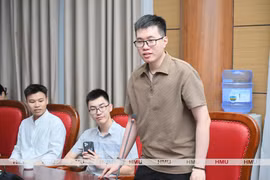 Rèn trí, luyện sức, tôi bản lĩnh cho 18 tân bác sĩ, cử nhân