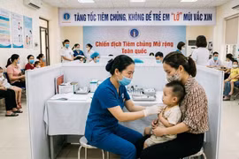 Tăng tốc tiêm chủng, không để trẻ em “lỡ” mũi vắc xin