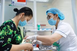 Trường hợp nào nhân viên y tế không được hưởng phụ cấp ưu đãi nghề?