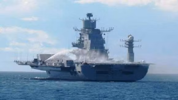 LHA-6 America “đè bẹp” tàu sân bay Nga, Trung, Ấn (1) ảnh 3
