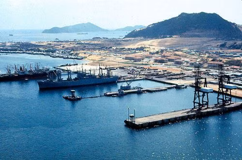 Chuyên gia Nga: Sai lầm khi rời Cam Ranh ảnh 2