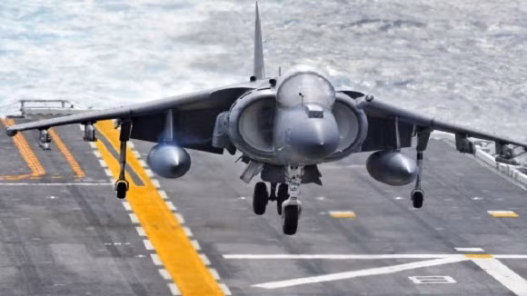 LHA-6 America “đè bẹp” tàu sân bay Nga, Trung, Ấn (1) ảnh 2