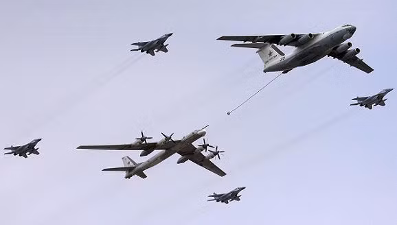Vì sao Trung Quốc cải tạo Il-76 thành phiên bản tiếp dầu Il-78? ảnh 1