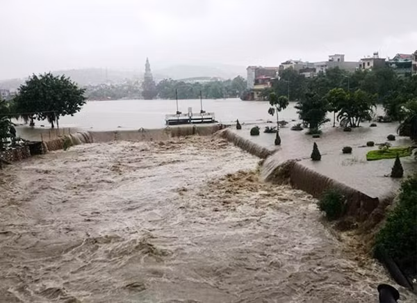 Audio 2-8-2015: Mỹ cảnh báo Trung Quốc đem tên lửa tới biển Đông ảnh 1