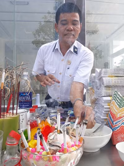 Tưởng niệm 64 liệt sỹ hy sinh tại Gạc Ma ảnh 3 Tưởng niệm 64 liệt sỹ hy sinh tại Gạc Ma ảnh 3