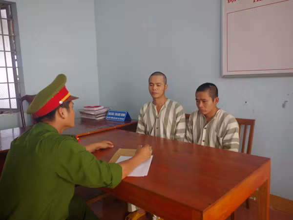 Bắt xử lý các đối tượng hủy hoại rừng ảnh 1