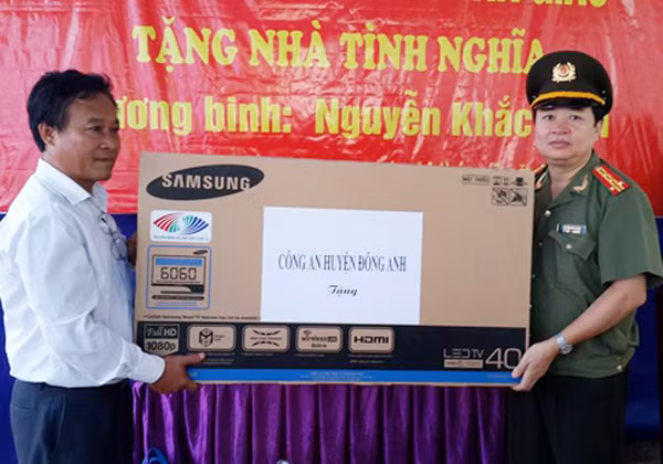 Trao tặng nhà tình nghĩa cho thương binh Nguyễn Khắc Liên ảnh 3