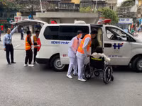  Điều xe thang đến xử lý sự cố cháy giả định tại Bệnh biện Việt - Pháp