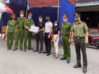 “Giải cứu” những người mắc kẹt khó khăn do Covid-19