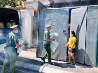 “Giải cứu” những người mắc kẹt khó khăn do Covid-19