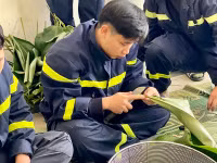  Hình ảnh sẵn sàng đón xuân của lính cứu hoả Công an quận Long Biên