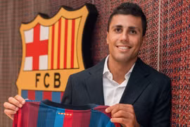 Rodri nói điều khiến Real Madrid tổn thương trong ngày ra mắt Barcelona