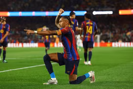Barca ghi 7 bàn, tạm bứt lên trước Real Madrid