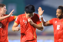 Philippines thoát thẻ đỏ, ĐT Việt Nam thắng nghẹt thở trận ra quân FIFA ASEAN Cup