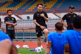 Malaysia khủng hoảng lực lượng trước bán kết với tuyển Việt Nam