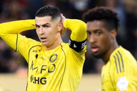 Đang băng băng đua vô địch, đội của Ronaldo bất ngờ vấp ngã
