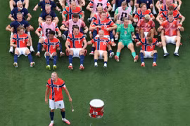 Haaland hóa thủ lĩnh Viking, màn ăn mừng của Na Uy gây sốt World Cup