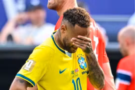 Neymar khóc nức nở sau thất bại của Brazil
