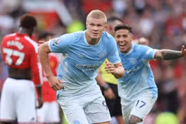 10 người Man City hạ đẹp MU ngay tại Old Trafford