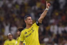 Ronaldo: "Tôi là cầu thủ xuất sắc nhất lịch sử bóng đá, đừng nói gì thêm!"
