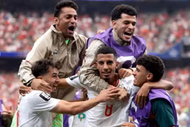 Morocco giành tấm vé đầu tiên vào tứ kết World Cup 2026