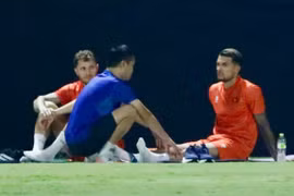 HLV Kim Sang-sik lý giải việc Hoàng Hên, Tài Lộc chơi không tốt ở FIFA ASEAN Cup
