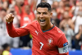 Ronaldo lập cú đúp giải tỏa cơn khát, Bồ Đào Nha đại thắng '5 sao'