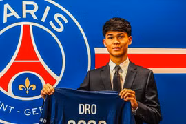 PSG chiêu mộ 'thần đồng' bóng đá gốc Philippines