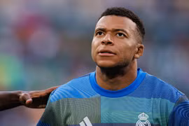 Mbappe lại nổi loạn ở Real