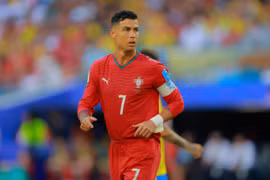 Ronaldo tịt ngòi, Bồ Đào Nha bế tắc và chỉ giành ngôi nhì bảng K